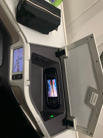 Neil Scrivener reviews Air Canada's Signature Class (Business Class) offering on board the Boeing 787. 