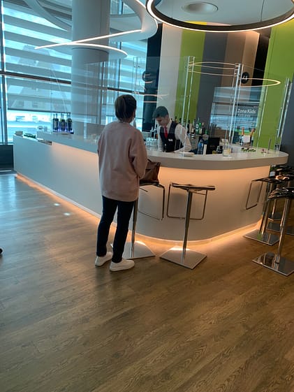 Neil Scrivener reviews the TAP Portugal Business Class lounge, at Lisbon International Airport.