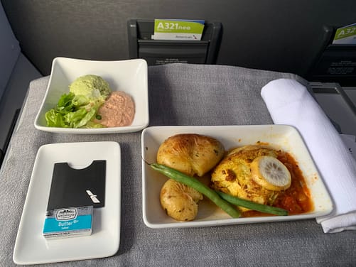 Neil Scrivener reviews American Airlines' First Class service from Philadelphia to San Francisco on the Airbus A321neo