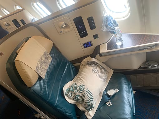 Neil Scrivener reviews Srilankan Airlines' Business Class seat on their Airbus A330-3300.