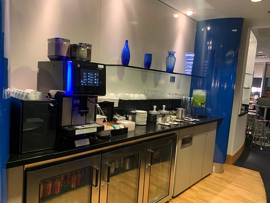 Neil Scrivener reviews the British Airways OneWorld lounge at S-Gates in Seattle's Tacoma Airport, Washington. 