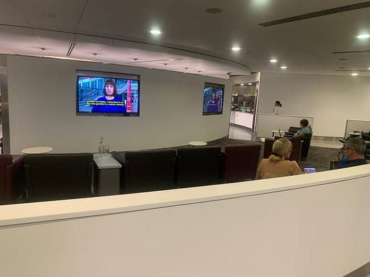 Neil Scrivener reviews the American Airlines Admirals Club at Heathrow's Terminal 3, also available to OneWorld members. 