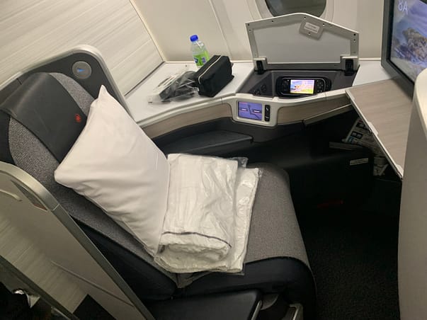 Neil Scrivener reviews Air Canada's Signature Class (Business Class) offering on board the Boeing 787. 