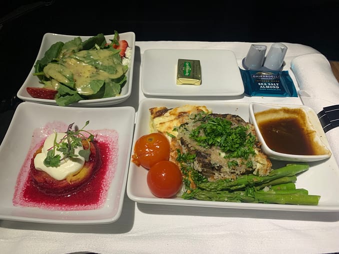 Neil Scrivener reviews the American Airlines Transcon route from San Fransisco (SFO) to New York (JFK) on the A321T.